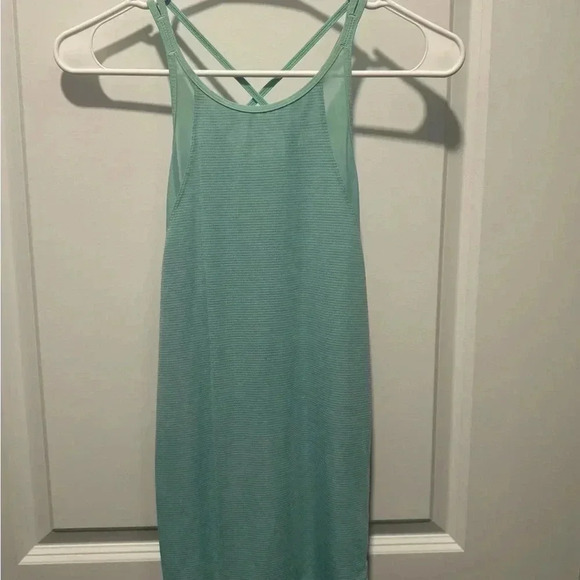 Lululemon Run Off-Route Tank
Heathered Washed Marsh / Washed Marsh - Picture 4 of 8